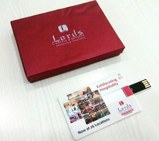 Customized Credit Card 8GB Pen Drive for Lords Hotels and Resorts